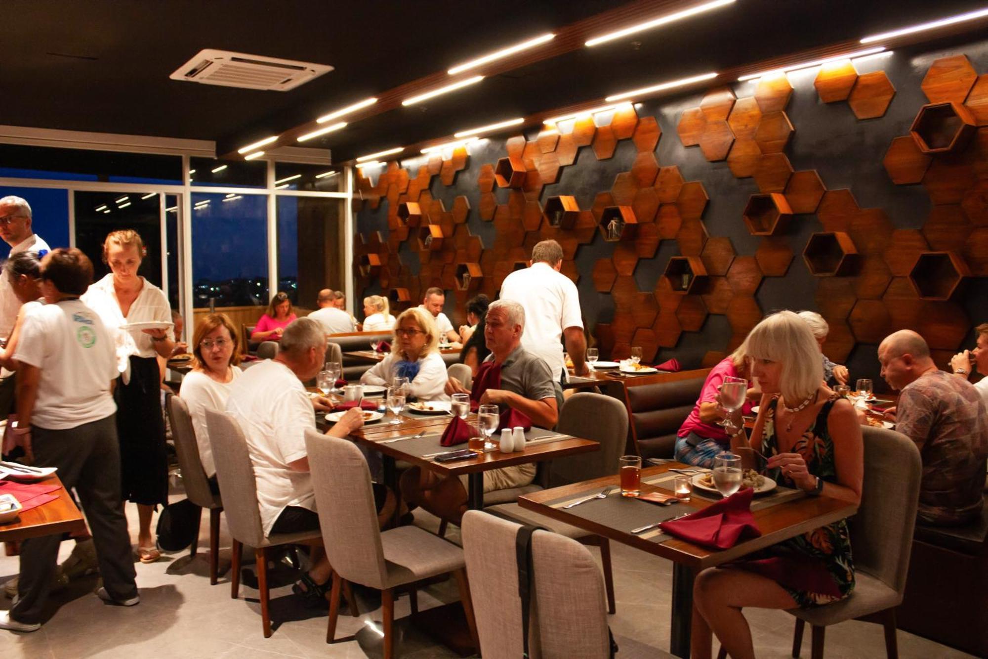 Hayat Sky Towers Ξενοδοχείο Cebu Εξωτερικό φωτογραφία